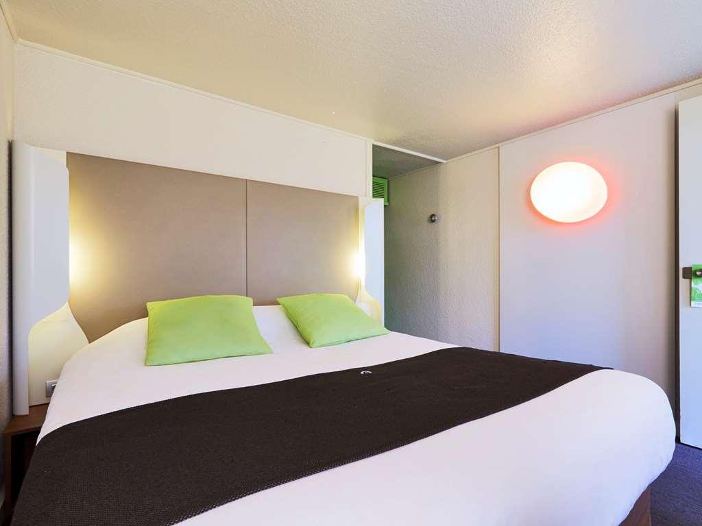 Hotel Campanile Saint-Quentin-En-Yvelines Montigny-le-Bretonneux Zimmer foto