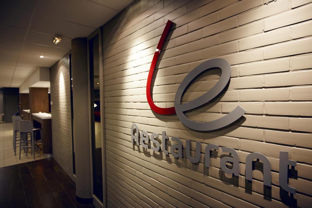 Hotel Campanile Saint-Quentin-En-Yvelines Montigny-le-Bretonneux Restaurant foto