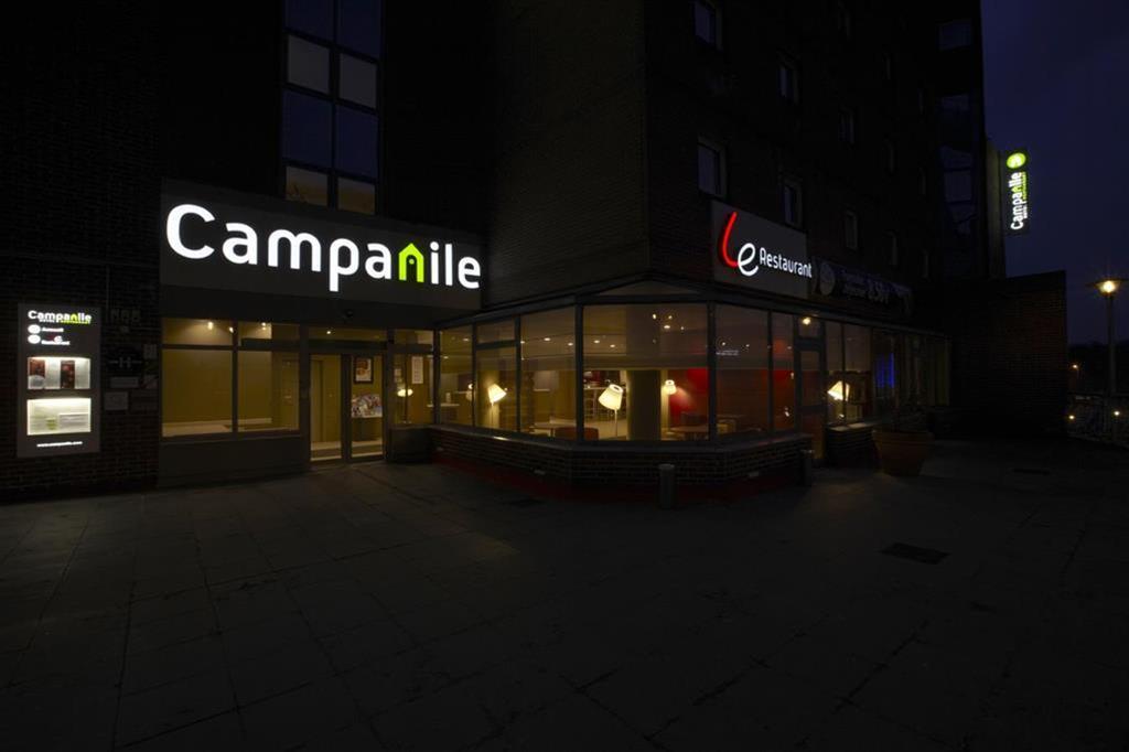 Hotel Campanile Saint-Quentin-En-Yvelines Montigny-le-Bretonneux Exterior foto