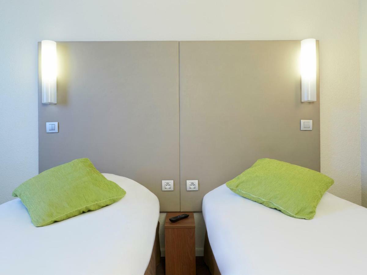 Hotel Campanile Saint-Quentin-En-Yvelines Montigny-le-Bretonneux Exterior foto